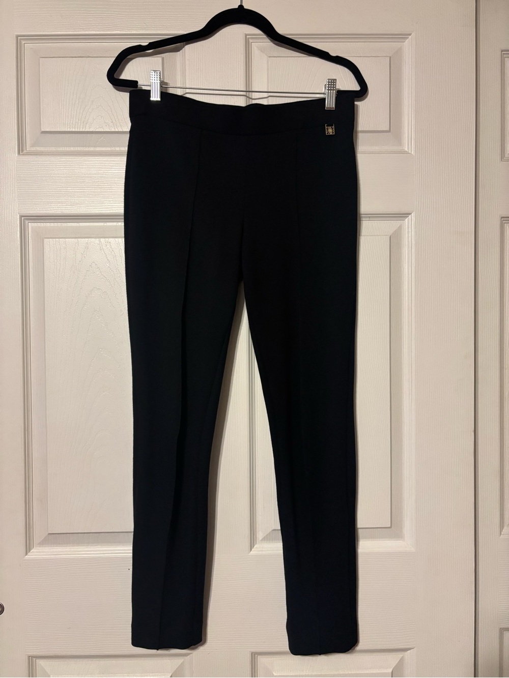 Anne Klein Black Comfortable Pull On Dress Pants Tapered Leg Women’s Size 6